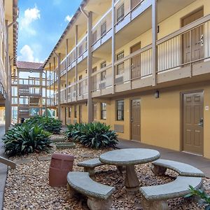 Budget Inn & Suite Atlanta Marietta Stadium